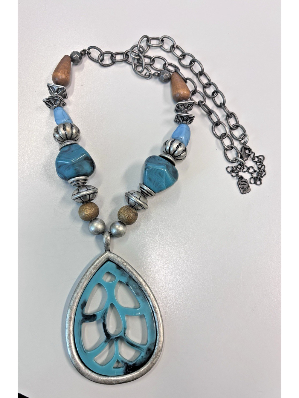 Yousi Vintage Style Beaded Necklace with Teardrop Pendant Amazing